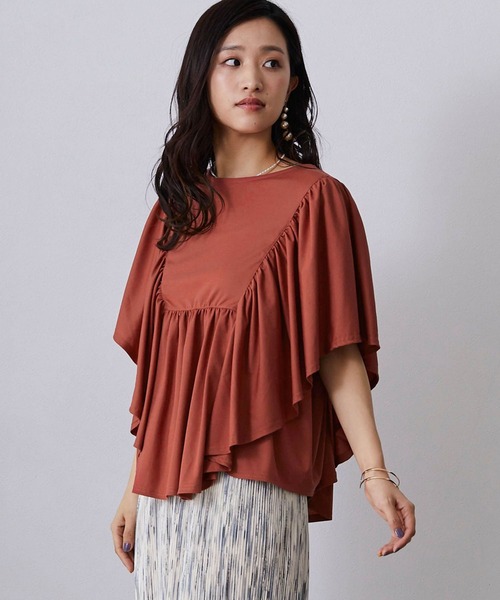 NICOLE white(ニコルホワイト)の「ペザント風フリルギャザーTEE(Tシャツ/カットソー・レディース・ブラック/イエロー/ブルー/レンガ・FREE)」の1枚目の写真