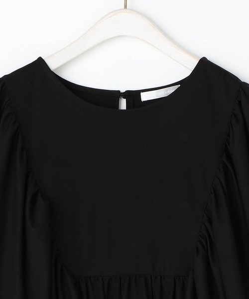 NICOLE white(ニコルホワイト)の「ペザント風フリルギャザーTEE(Tシャツ/カットソー・レディース・ブラック/イエロー/ブルー/レンガ・FREE)」の12枚目の写真