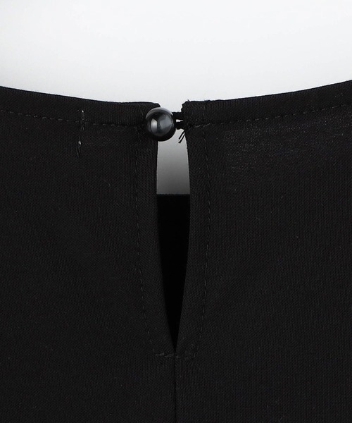 NICOLE white(ニコルホワイト)の「ペザント風フリルギャザーTEE(Tシャツ/カットソー・レディース・ブラック/イエロー/ブルー/レンガ・FREE)」の15枚目の写真