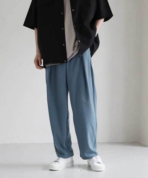 ETELIO（エテリオ）の「梨地バルーンタックセミワイドパンツ（その他パンツ・メンズ・オフホワイト/ブルー/ベージュ/ブラック/グリーン・S/M/L）」の5枚目の写真