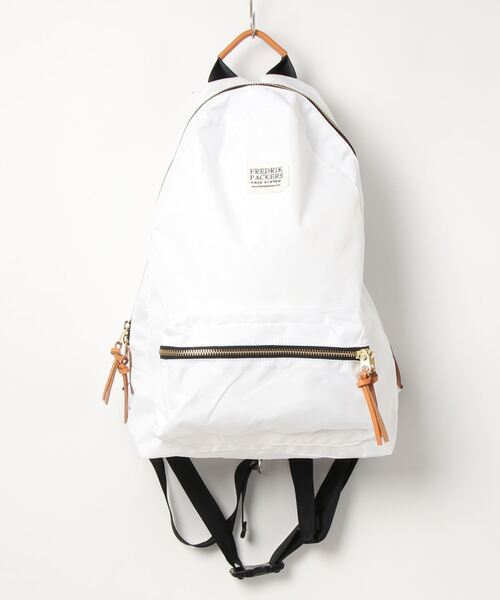 FREDRIK PACKERS(フレドリックパッカーズ)の「【W】【it】【FREDRIK PACKERS】420D DAY PACK(バックパック/リュック・レディース・ブラック/シルバーグレー/ホワイト/オリーブ/ネイビー/タン・FREE)」の2枚目の写真