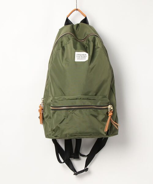 FREDRIK PACKERS(フレドリックパッカーズ)の「【W】【it】【FREDRIK PACKERS】420D DAY PACK(バックパック/リュック・レディース・ブラック/シルバーグレー/ホワイト/オリーブ/ネイビー/タン・FREE)」の6枚目の写真