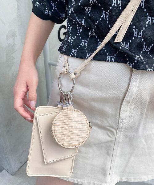 INGNI（イング）の「マルチショルダーバッグ／Ａ（トートバッグ・レディース・ブラック/ベージュ・ONE SIZE）」の2枚目の写真