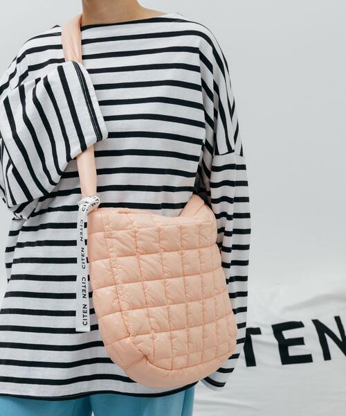 CITEN(シテン)の「<CITEN>パデッドキルティング BIG ショルダーバッグ(ショルダーバッグ・レディース・ブラック/ライトピンク/コバルトブルー/ホワイト・FREE)」の16枚目の写真