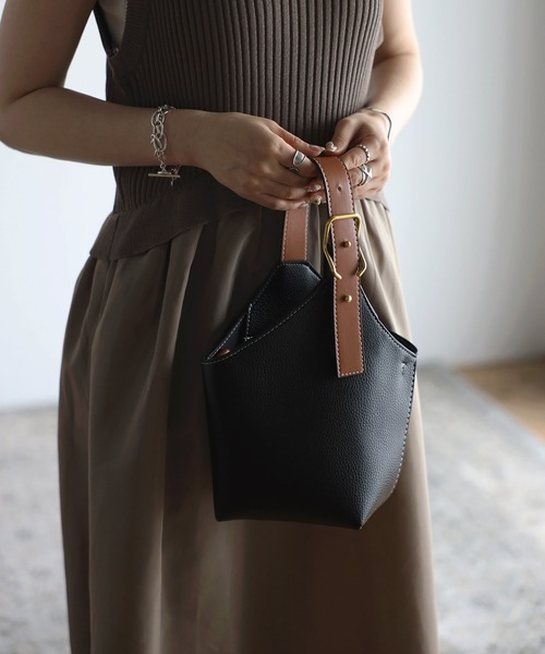 Bonjour Sagan（ボンジュールサガン）の「ステッチデザインバケットバッグ（ハンドバッグ・レディース・ブラック/ブラウン/アイボリー・FREE）」の4枚目の写真