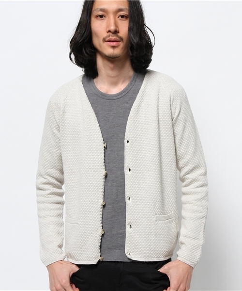 AMERICAN RAG CIE（アメリカンラグシー）の「AMERICAN RAG CIE ラーベン編みカーディガン（カーディガン/ボレロ・メンズ・オートミール/ネイビー・1/2）」の6枚目の写真