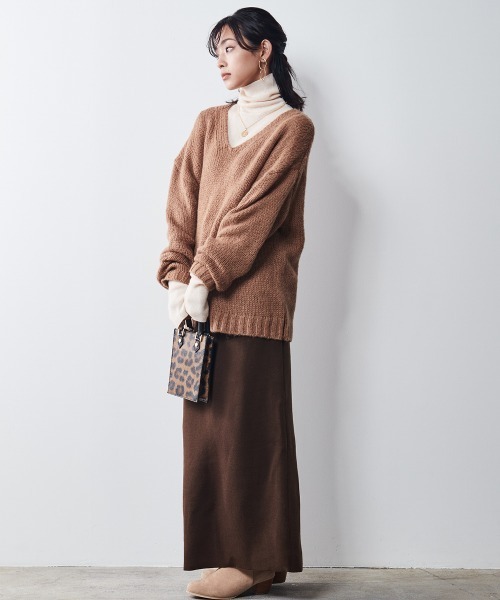 CHIC STYLE(シックスタイル)の「<大きいサイズ>Vネックヘアリーニットプルオーバー シックスタイル(ニット/セーター・レディース・グレー/モカ・5L/8L/4L/6L/L/LL/3L)」の15枚目の写真