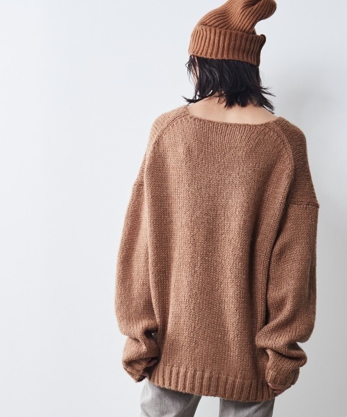 CHIC STYLE(シックスタイル)の「<大きいサイズ>Vネックヘアリーニットプルオーバー シックスタイル(ニット/セーター・レディース・グレー/モカ・5L/8L/4L/6L/L/LL/3L)」の9枚目の写真