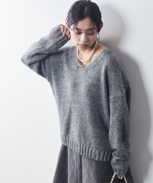 CHIC STYLE(シックスタイル)の「<大きいサイズ>Vネックヘアリーニットプルオーバー シックスタイル(ニット/セーター・レディース・グレー/モカ・5L/8L/4L/6L/L/LL/3L)」の22枚目の写真