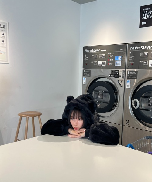 AS KNOW AS plus(アズノゥアズプラス)の「♪エコファー フーディブルゾン 【2023AWアイテム】(ブルゾン・レディース・ブラック/アイボリー/モカ/ホワイト系その他/ブラック系その他/グレー系その他/ブラウン系その他/グレイッシュベージュ・FREE)」の4枚目の写真