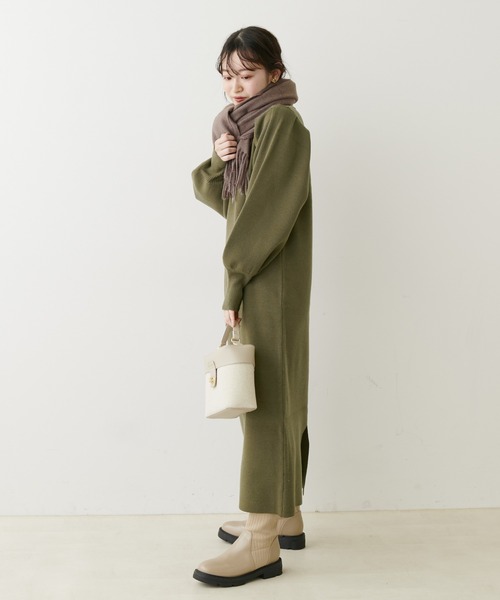natural couture（ナチュラルクチュール）の「ボリュームスリーブニットワンピース（ワンピース・レディース・モカ/オレンジ/ブラック/グレイッシュベージュ/カーキ/オフホワイト・FREE）」の15枚目の写真