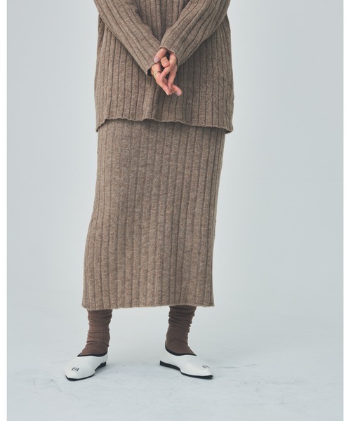 THEATRE PRODUCTS(シアタープロダクツ)の「ワイドリブタイトロングスカート(スカート・レディース・アイボリー/ベージュ/ブラウン・FREE)」の3枚目の写真