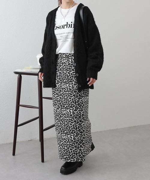 COLONY 2139（コロニートゥーワンスリーナイン）の「起毛Vネックルーズカーディガン（カーディガン/ボレロ・レディース・ブラック/グレー/オフホワイト・FREE）」の8枚目の写真