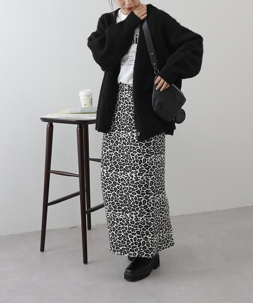 COLONY 2139（コロニートゥーワンスリーナイン）の「起毛Vネックルーズカーディガン（カーディガン/ボレロ・レディース・ブラック/グレー/オフホワイト・FREE）」の12枚目の写真