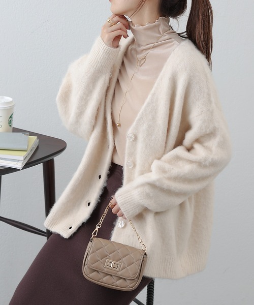 COLONY 2139（コロニートゥーワンスリーナイン）の「起毛Vネックルーズカーディガン（カーディガン/ボレロ・レディース・ブラック/グレー/オフホワイト・FREE）」の13枚目の写真