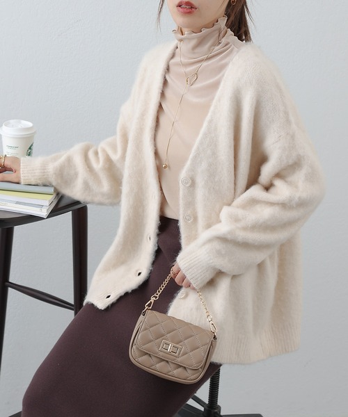 COLONY 2139（コロニートゥーワンスリーナイン）の「起毛Vネックルーズカーディガン（カーディガン/ボレロ・レディース・ブラック/グレー/オフホワイト・FREE）」の6枚目の写真