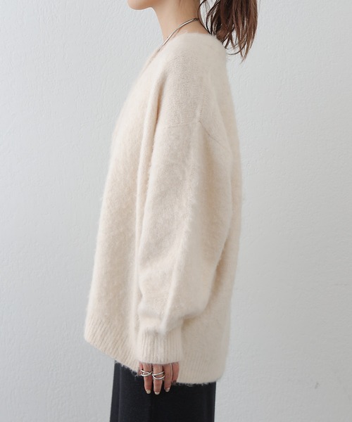 COLONY 2139（コロニートゥーワンスリーナイン）の「起毛Vネックルーズカーディガン（カーディガン/ボレロ・レディース・ブラック/グレー/オフホワイト・FREE）」の10枚目の写真