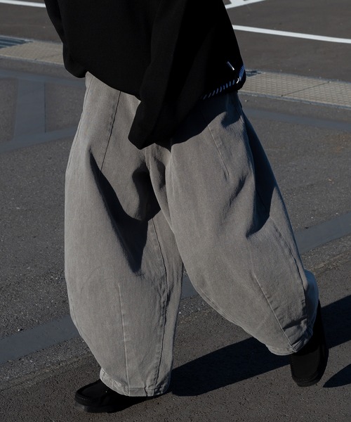 Perushu(ペルーシュ)の「ヴィンテージ加工ワイドバルーンパンツ(カーゴパンツ・メンズ・ブルー/グレー/オフホワイト/ワインレッド・MEDIUM/LARGE/SMALL)」の3枚目の写真