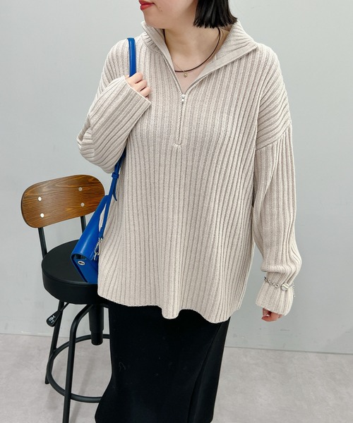 un dix cors（アンディコール）の「旬なデザイン　ハイネックハーフZIPニットプルオーバー（ニット/セーター・レディース・レッド/ブラック/ライトベージュ・FREE）」の6枚目の写真