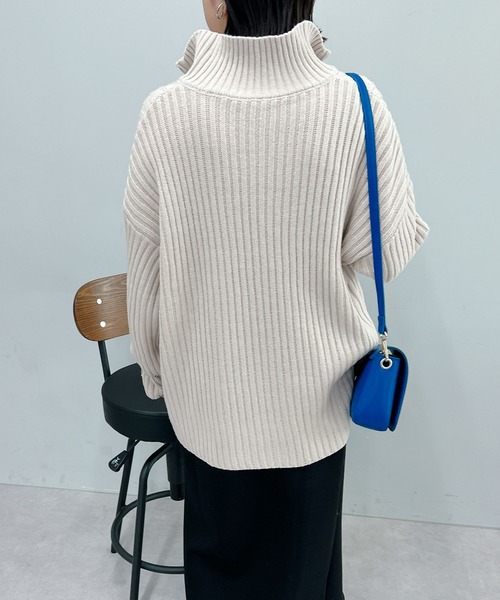 un dix cors（アンディコール）の「旬なデザイン　ハイネックハーフZIPニットプルオーバー（ニット/セーター・レディース・レッド/ブラック/ライトベージュ・FREE）」の18枚目の写真