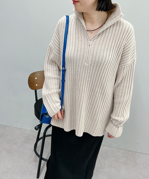 un dix cors（アンディコール）の「旬なデザイン　ハイネックハーフZIPニットプルオーバー（ニット/セーター・レディース・レッド/ブラック/ライトベージュ・FREE）」の16枚目の写真