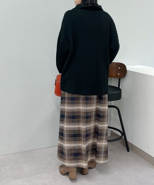 un dix cors（アンディコール）の「旬なデザイン　ハイネックハーフZIPニットプルオーバー（ニット/セーター・レディース・レッド/ブラック/ライトベージュ・FREE）」の13枚目の写真