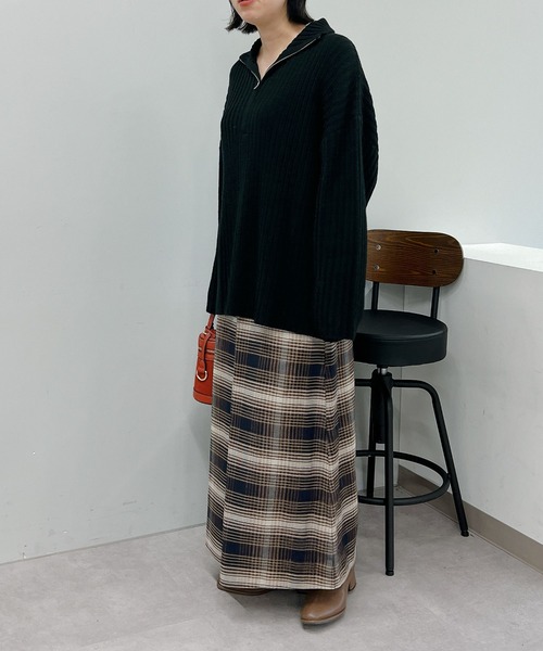 un dix cors（アンディコール）の「旬なデザイン　ハイネックハーフZIPニットプルオーバー（ニット/セーター・レディース・レッド/ブラック/ライトベージュ・FREE）」の14枚目の写真