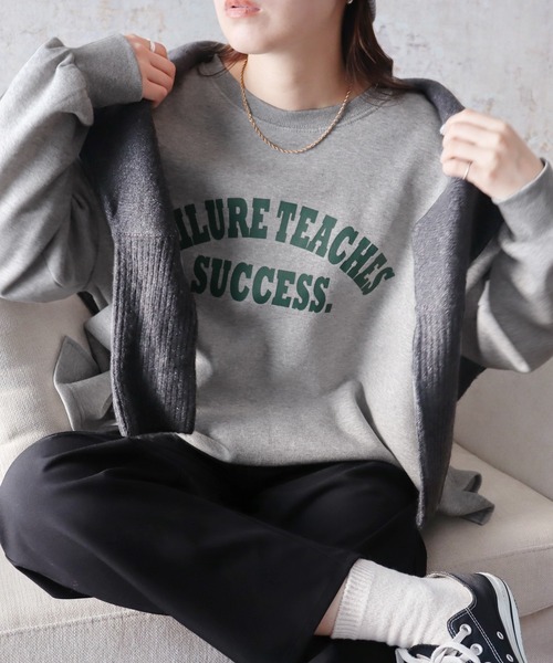 reca(レカ)の「大人のルーズロゴプルオーバー(Tシャツ/カットソー・レディース・チャコール/ミント/オートミール/チャコールグレー×ブラック/グレー/ホワイト系その他7/グレー系その他7/グレー系7/クリーム・FREE/フリー)」の5枚目の写真