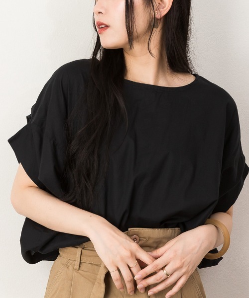 atONE(アットワン)の「atONE 透け感ローン変形ドルマンプルオーバー 半袖(シャツ/ブラウス・レディース・ブラック/オフホワイト/ベージュ・M-L/4L~5L/LL~3L)」の1枚目の写真