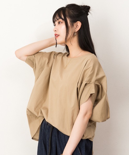 atONE(アットワン)の「atONE 透け感ローン変形ドルマンプルオーバー 半袖(シャツ/ブラウス・レディース・ブラック/オフホワイト/ベージュ・M-L/4L~5L/LL~3L)」の17枚目の写真