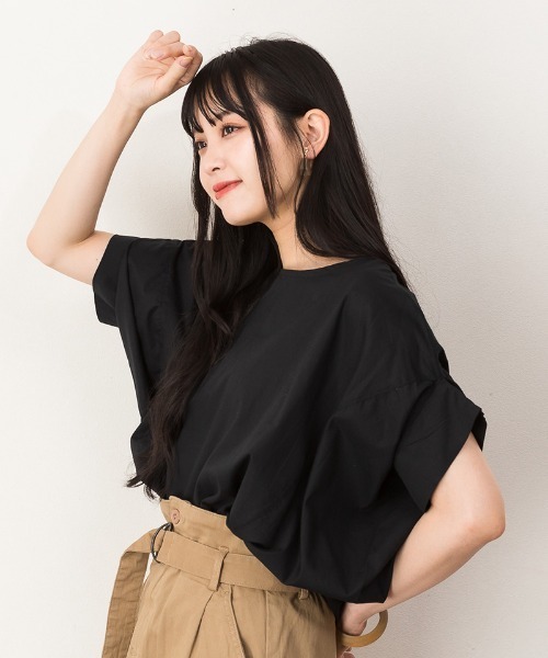 atONE(アットワン)の「atONE 透け感ローン変形ドルマンプルオーバー 半袖(シャツ/ブラウス・レディース・ブラック/オフホワイト/ベージュ・M-L/4L~5L/LL~3L)」の11枚目の写真