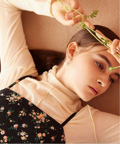 RANDA（ランダ）の「デニムライクフラワーキャミワンピース（ワンピース・レディース・ベージュ/オレンジ/パープル・0/1）」の4枚目の写真