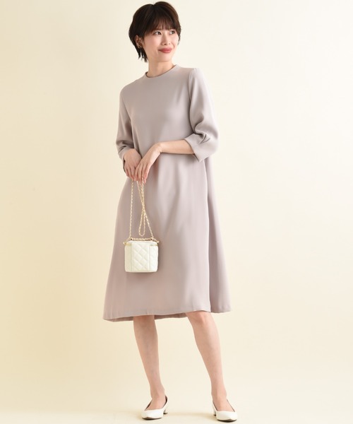 anana(アナナ)の「【anana】後パール付きワンピース(ワンピース・レディース・ブラック/グレイッシュベージュ・FREE)」の3枚目の写真