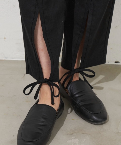 Libra Cue（リブラ キュー）の「フロントリボンパンツ（スラックス・レディース・グレイッシュベージュ/ブラック・FREE）」の9枚目の写真