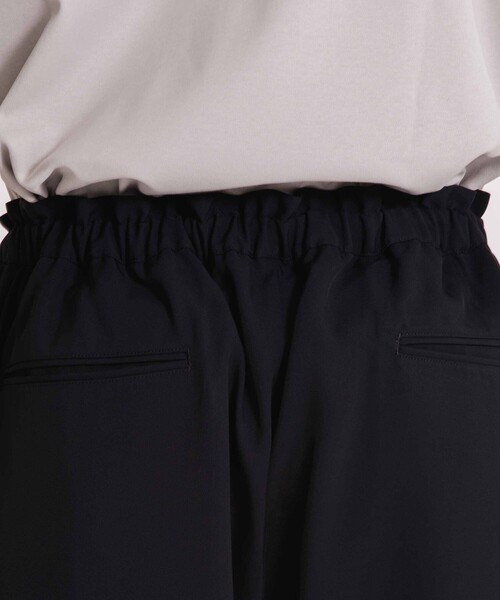 UNITED TOKYO（ユナイテッドトウキョウ）の「COLD DRY スーパーワイドパンツ（その他パンツ・メンズ・ネイビー/オフホワイト/ダークグレー・1/2）」の21枚目の写真