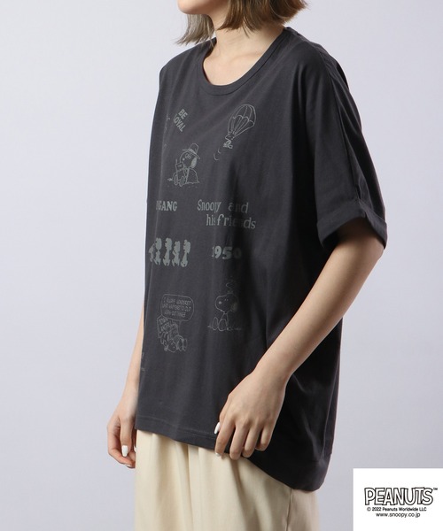 PEANUTS(ピーナッツ)の「PEANUTS スヌーピー バルーンシルエットTee(Tシャツ/カットソー・レディース・カーキ/グレイッシュベージュ/チャコール・M/L)」の5枚目の写真