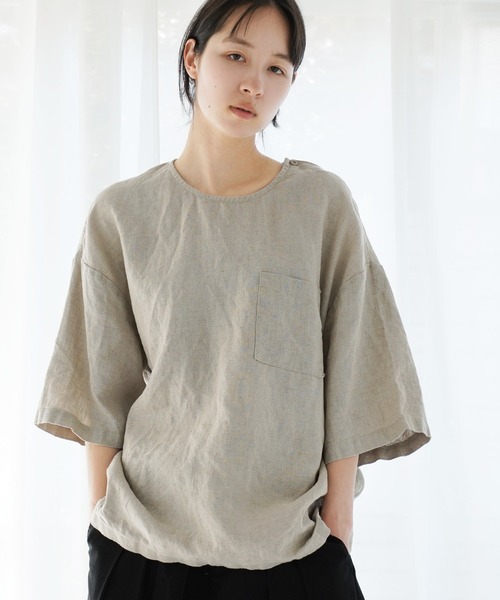 Aphlotus（アプロタス）の「オーバーダイ リネン ショートスリーブ プルオーバー（Tシャツ/カットソー・メンズ・グレイッシュベージュ/ブラック/スミクロ/ベージュ・MEDIUM/LARGE）」の5枚目の写真