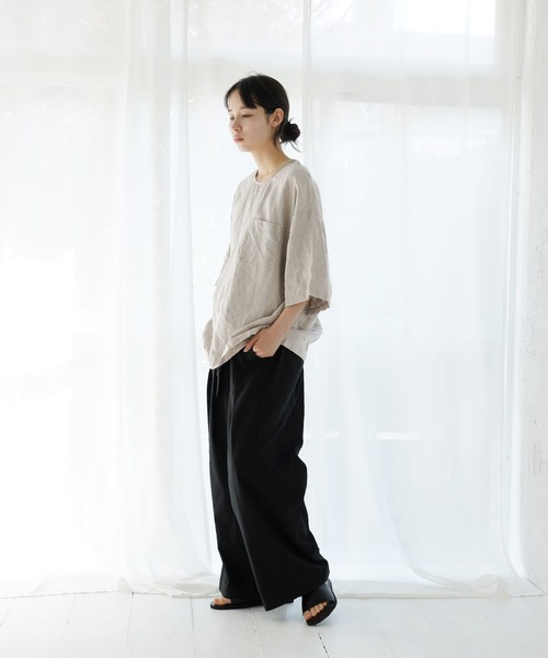 Aphlotus（アプロタス）の「オーバーダイ リネン ショートスリーブ プルオーバー（Tシャツ/カットソー・メンズ・グレイッシュベージュ/ブラック/スミクロ/ベージュ・MEDIUM/LARGE）」の8枚目の写真