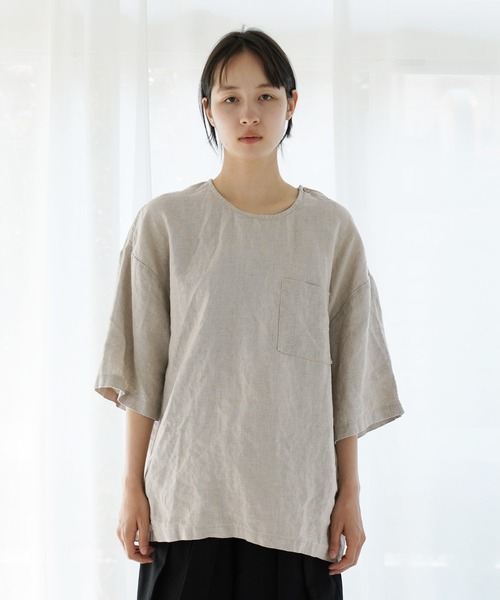 Aphlotus（アプロタス）の「オーバーダイ リネン ショートスリーブ プルオーバー（Tシャツ/カットソー・メンズ・グレイッシュベージュ/ブラック/スミクロ/ベージュ・MEDIUM/LARGE）」の9枚目の写真