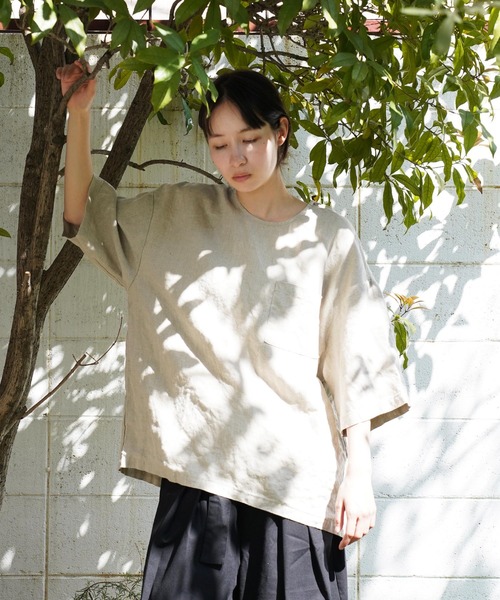 Aphlotus（アプロタス）の「オーバーダイ リネン ショートスリーブ プルオーバー（Tシャツ/カットソー・メンズ・グレイッシュベージュ/ブラック/スミクロ/ベージュ・MEDIUM/LARGE）」の13枚目の写真