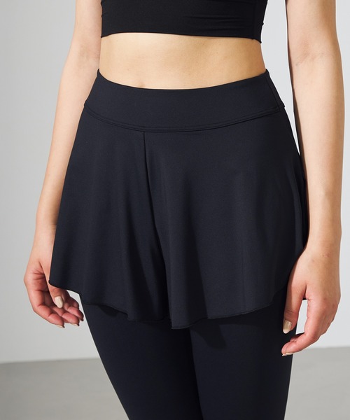 新品Chacott チャコット★ショートパンツ付きレギンス M美品 Chacott（チャコット）の「ショートパンツ付きレギンス（レギンス