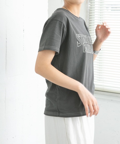 KBF（ケイビーエフ）の「フロントロゴTシャツ（Tシャツ/カットソー・レディース・ボルドー/チャコールグレー/ホワイト・ONE）」の15枚目の写真