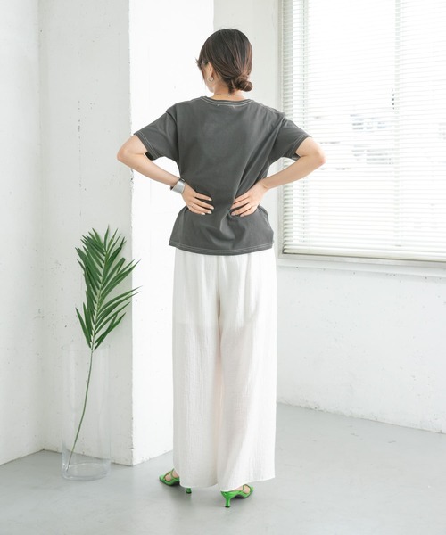 KBF（ケイビーエフ）の「フロントロゴTシャツ（Tシャツ/カットソー・レディース・ボルドー/チャコールグレー/ホワイト・ONE）」の18枚目の写真