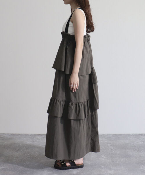 fredy emue（フレディエミュ）の「アシメティアードキャミワンピース（ワンピース・レディース・アイボリー/カーキ・38）」の3枚目の写真