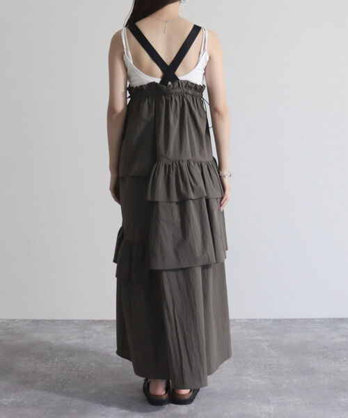 fredy emue（フレディエミュ）の「アシメティアードキャミワンピース（ワンピース・レディース・アイボリー/カーキ・38）」の4枚目の写真