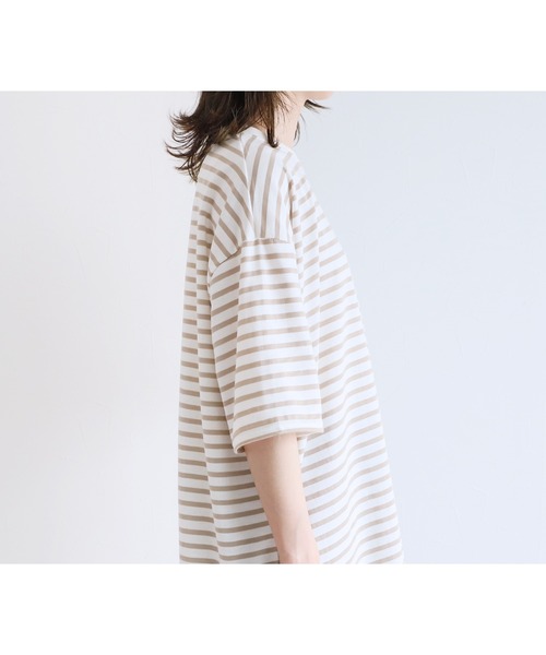 reca（レカ）の「ゆったり体型カバー！ボーダー＆無地オーバーサイズモックネックTシャツ（Tシャツ/カットソー・レディース・ホワイト系その他/オートミール/ホワイト×ブラック/チャコールグレー/オフホワイト/イエロー/ホワイト×ブルー/ホワイト×レッド・FREE）」の22枚目の写真