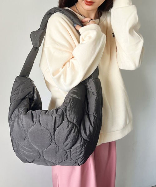 CLEA（クレア）の「【A4サイズ対応】中綿キルティングショルダーバッグ（ショルダーバッグ・レディース・ホワイト/ブラック系その他/グレー/ブラック・FREE）」の22枚目の写真