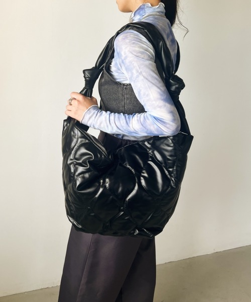 CLEA（クレア）の「【A4サイズ対応】中綿キルティングショルダーバッグ（ショルダーバッグ・レディース・ホワイト/ブラック系その他/グレー/ブラック・FREE）」の13枚目の写真