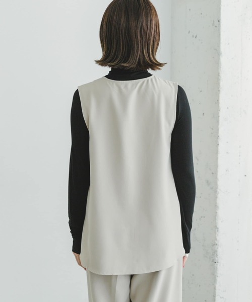 ITEMS URBANRESEARCH（アイテムズ アーバンリサーチ）の「『セットアップ対応』フレアトップス×イージーパンツセット（つなぎ/オールインワン・レディース・ブラック/ライトベージュ・FREE）」の7枚目の写真