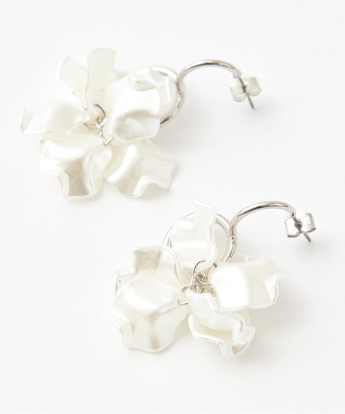 Chez toi（シェトワ）の「ペタルP（ピアス（両耳用）・レディース・シルバー/ゴールド・FREE）」の5枚目の写真